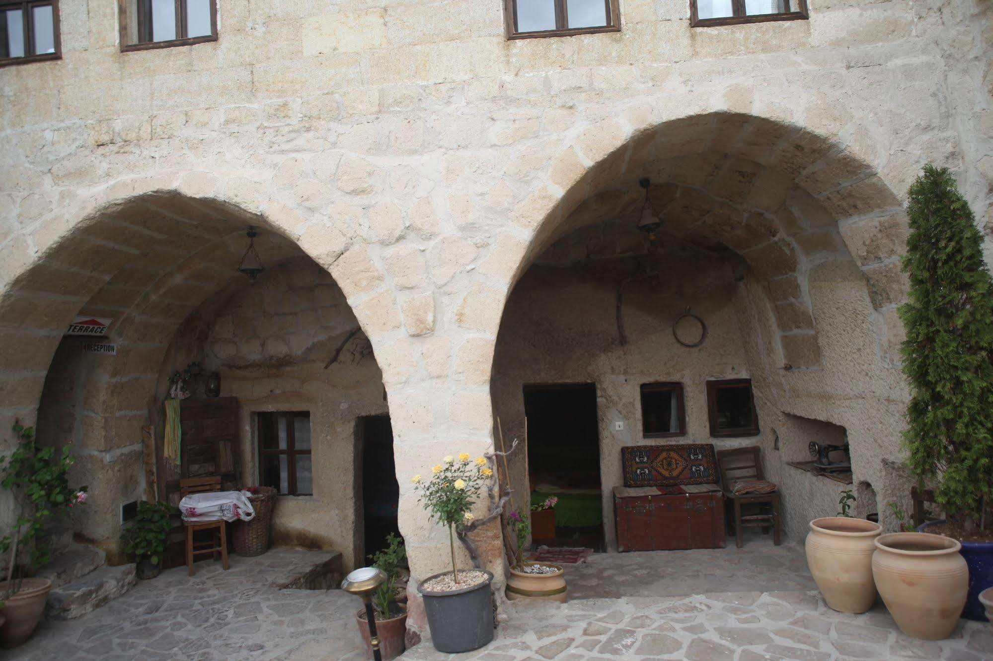 Sato Cave Hotel Göreme Exteriör bild
